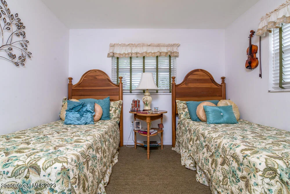 Photo of 2115 S River Road