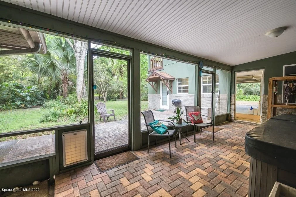Photo of 677 W Pine Road