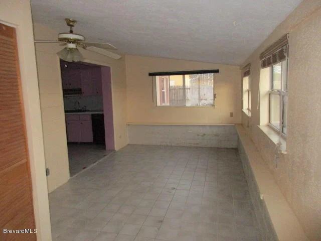 Photo of 331 Avenida Central