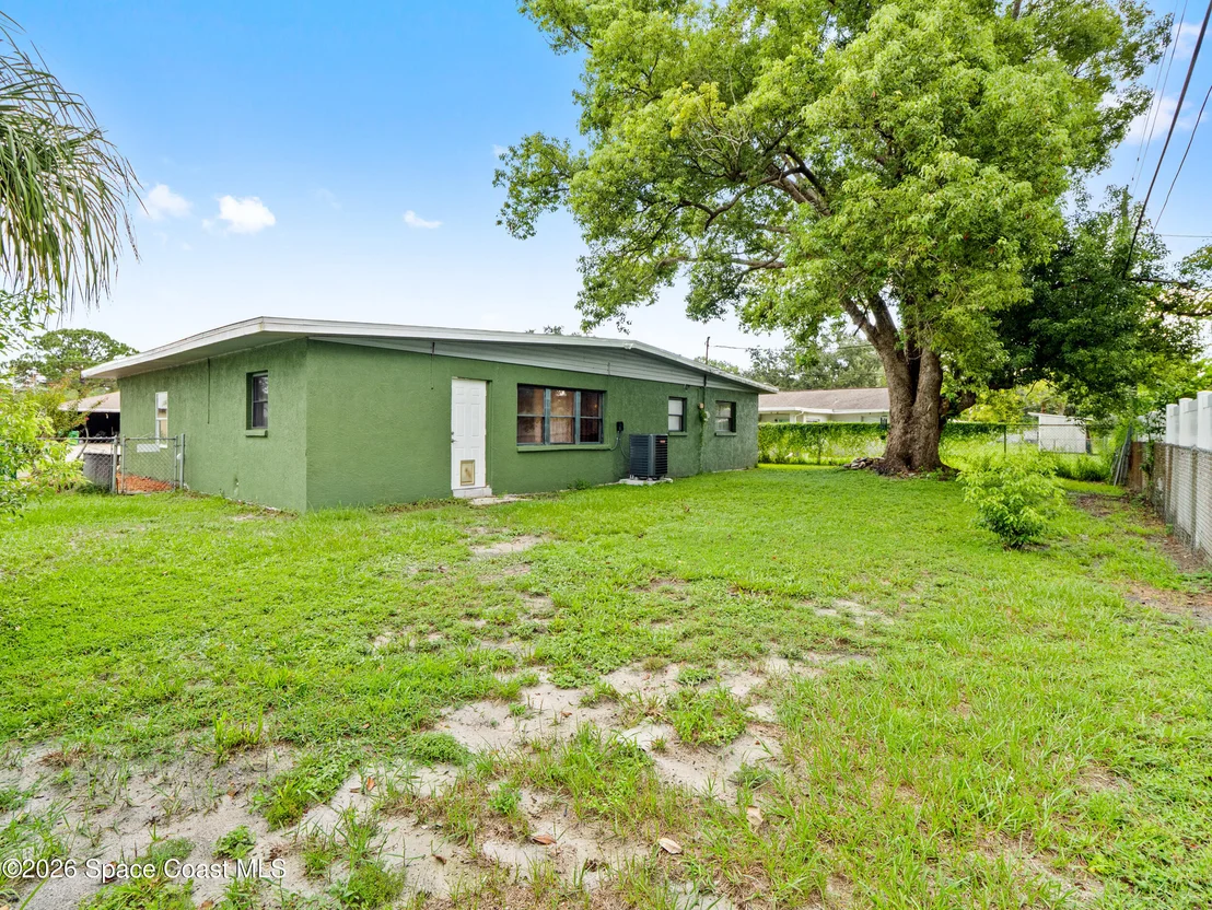 Photo of 1209 Vanderbilt Lane