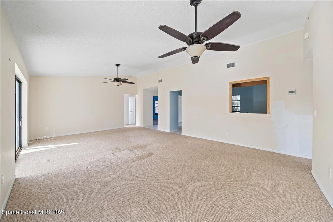 Photo of 811 Lyons Circle NW