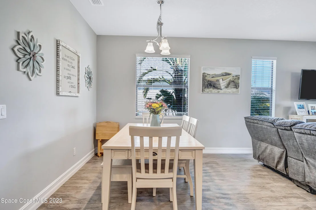 Photo of 7338 Bluemink Lane