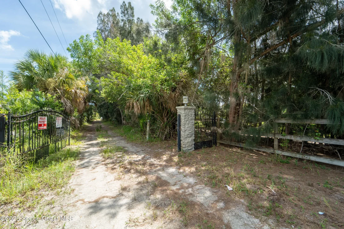 Photo of 6715 Whispering Pines Lane