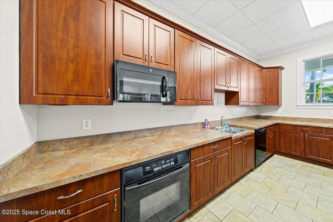Photo of 2100 Windbrook Drive SE