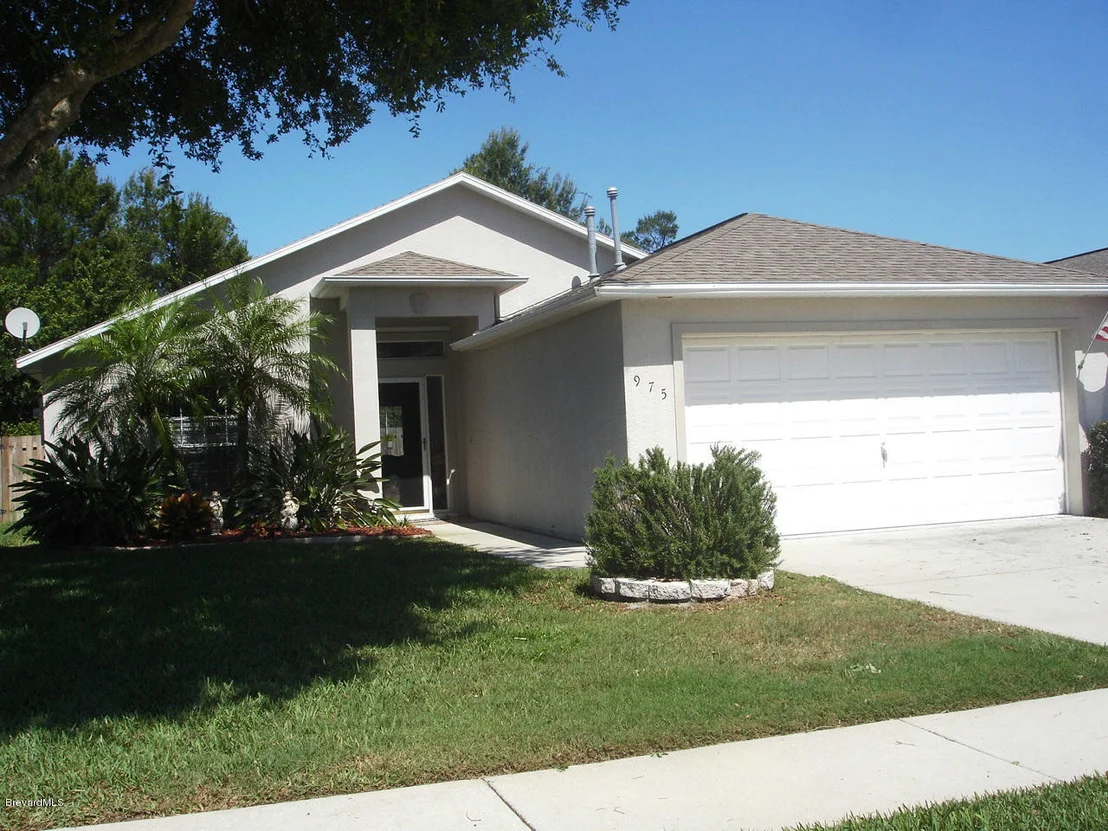 Photo of 975 NE Pine Creek Circle