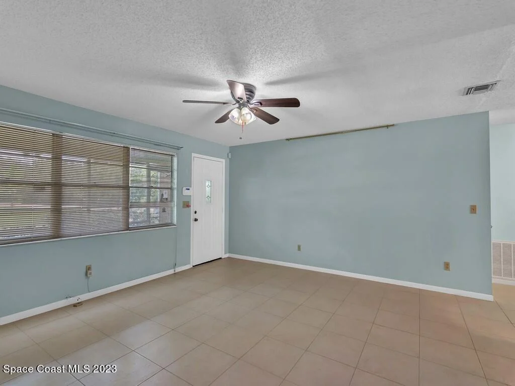 Photo of 898 Bermuda Avenue