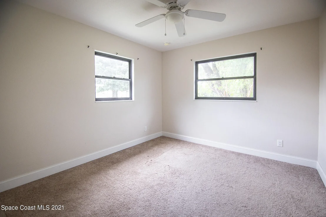 Photo of 2455 Lakeview Drive