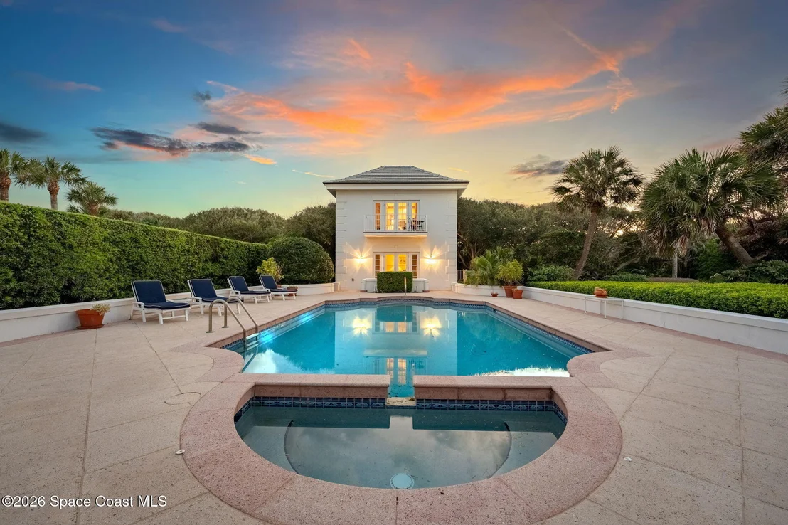 Photo of 680 Ocean Road