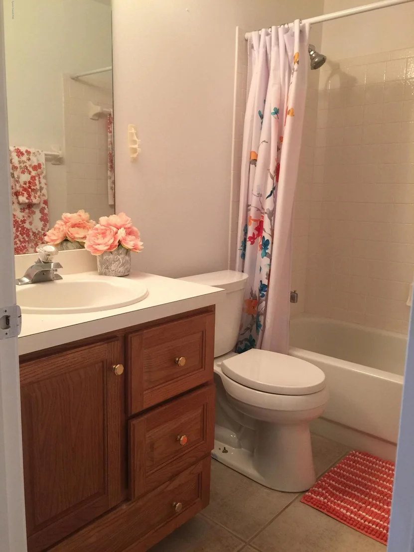 Photo of 1223 Goldenrod Circle NE
