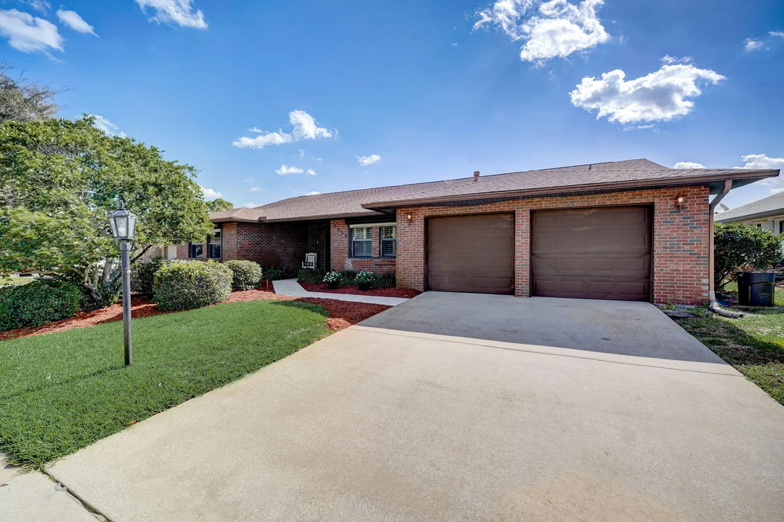 Photo of 2039 Bottlebrush Drive