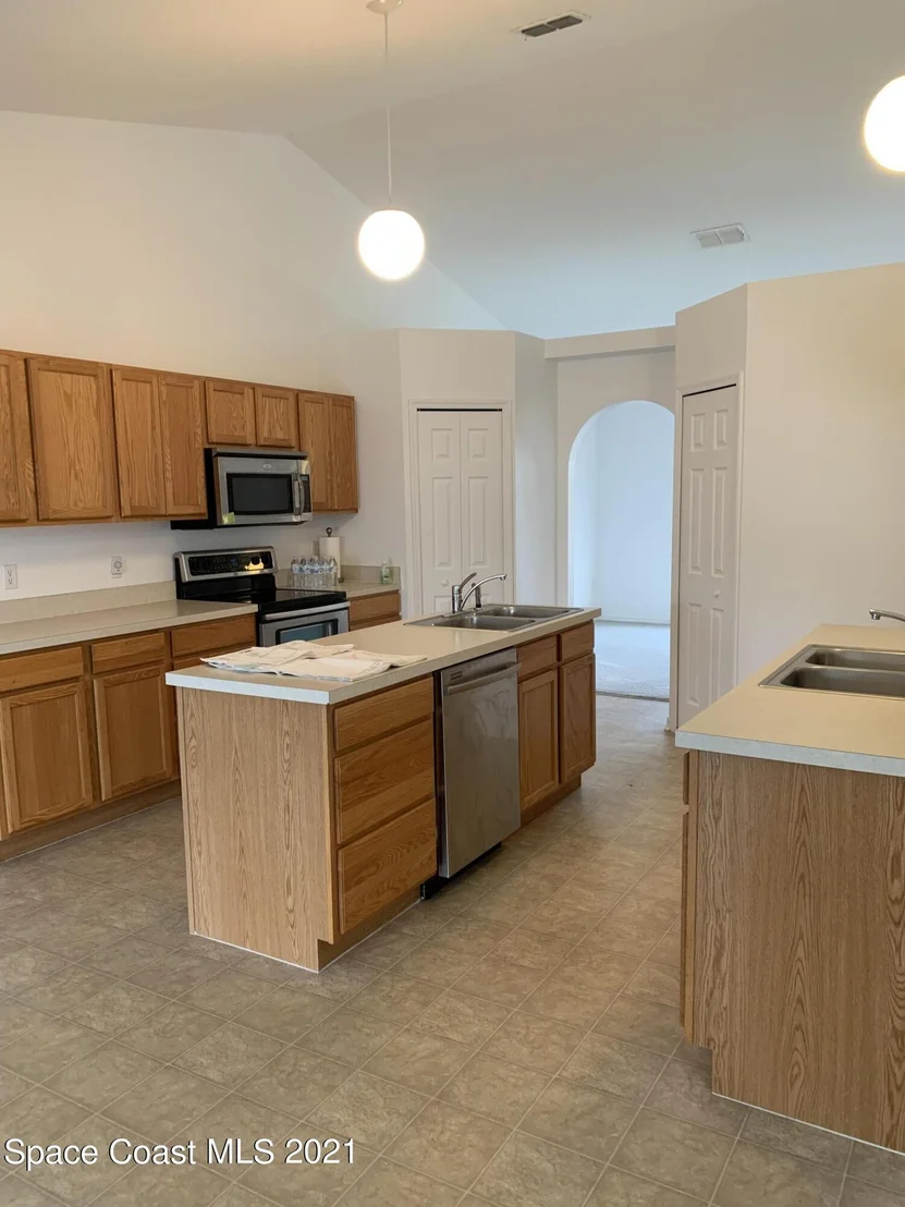 Photo of 721 Amor Drive