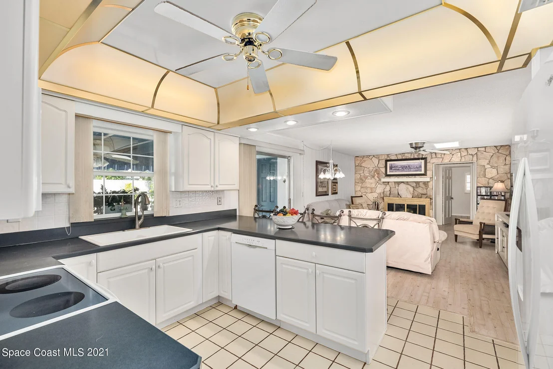 Photo of 330 Seabreeze Drive