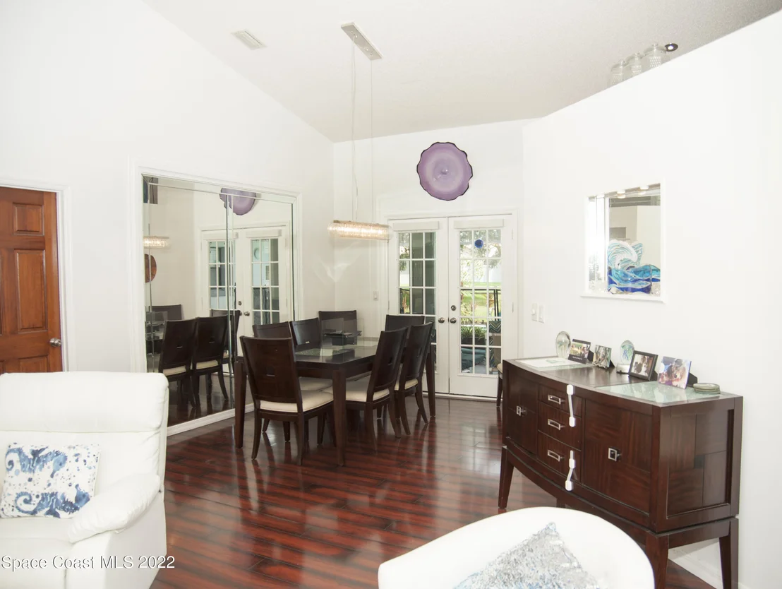 Photo of 968 Pelican Lane