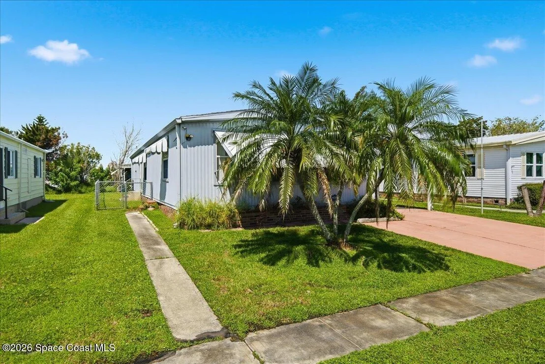 Photo of 1818 Coco Plum Street NE