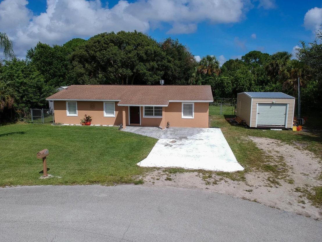 Photo of 5950 Edison Street