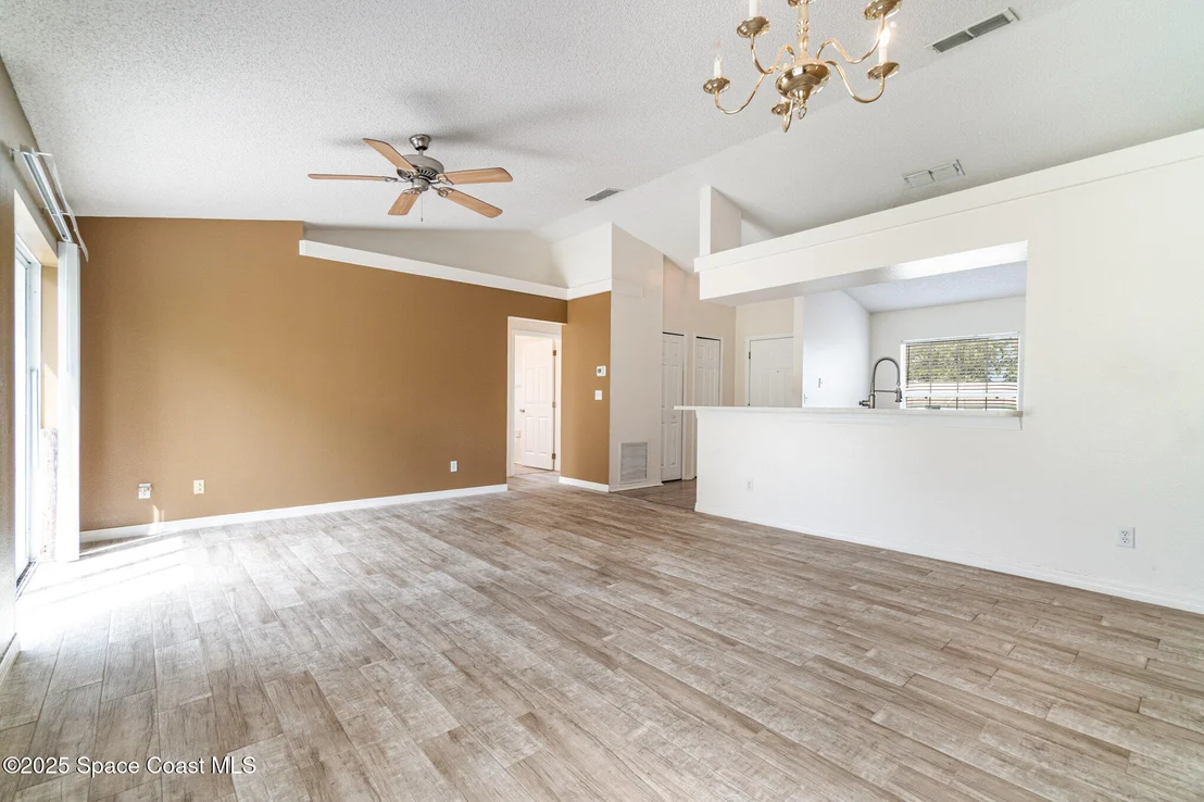 Photo of 11833 Foxglove Drive