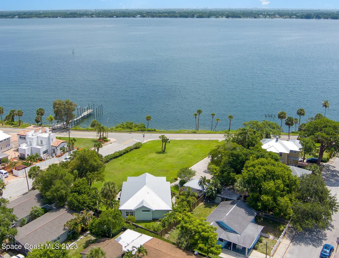 Photo of 413 N Indian River Drive