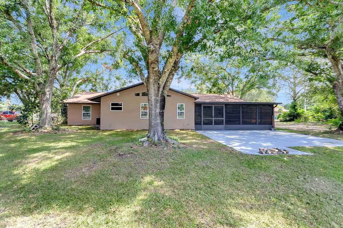 Photo of 982 Waco Boulevard SE