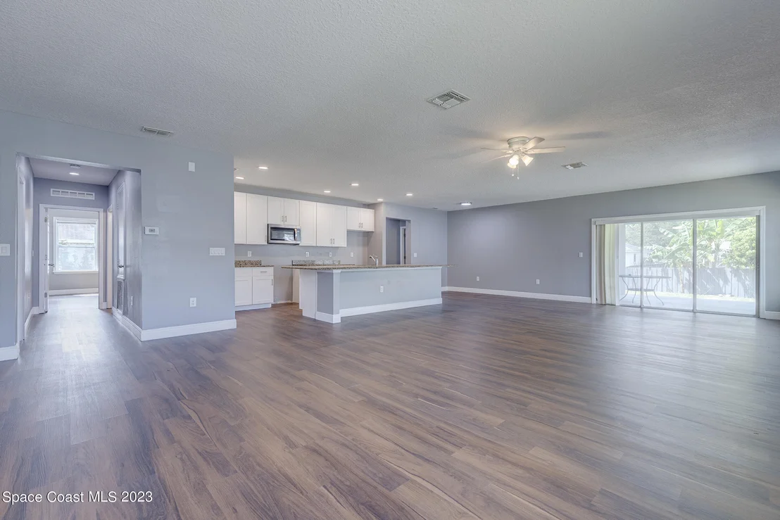 Photo of 6590 Fuller Avenue