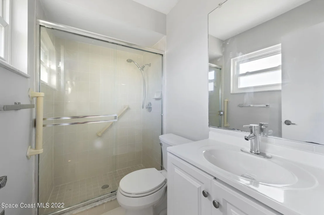 Photo of 1141 Cromey Road NE