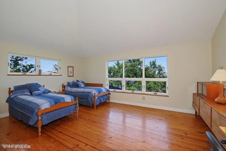 Photo of 839 Indian River Drive
