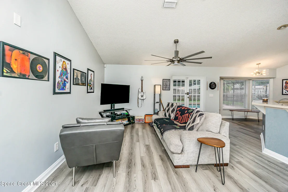 Photo of 225 Crystal Lake Road