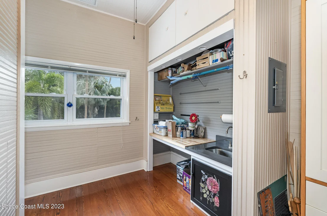 Photo of 1321 Pineapple Avenue