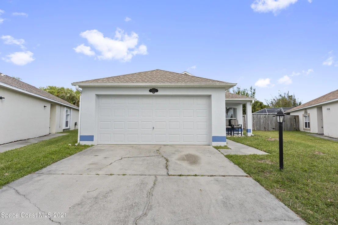 Photo of 2852 Maderia Circle