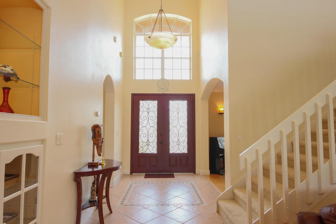 Photo of 885 Chatsworth Drive