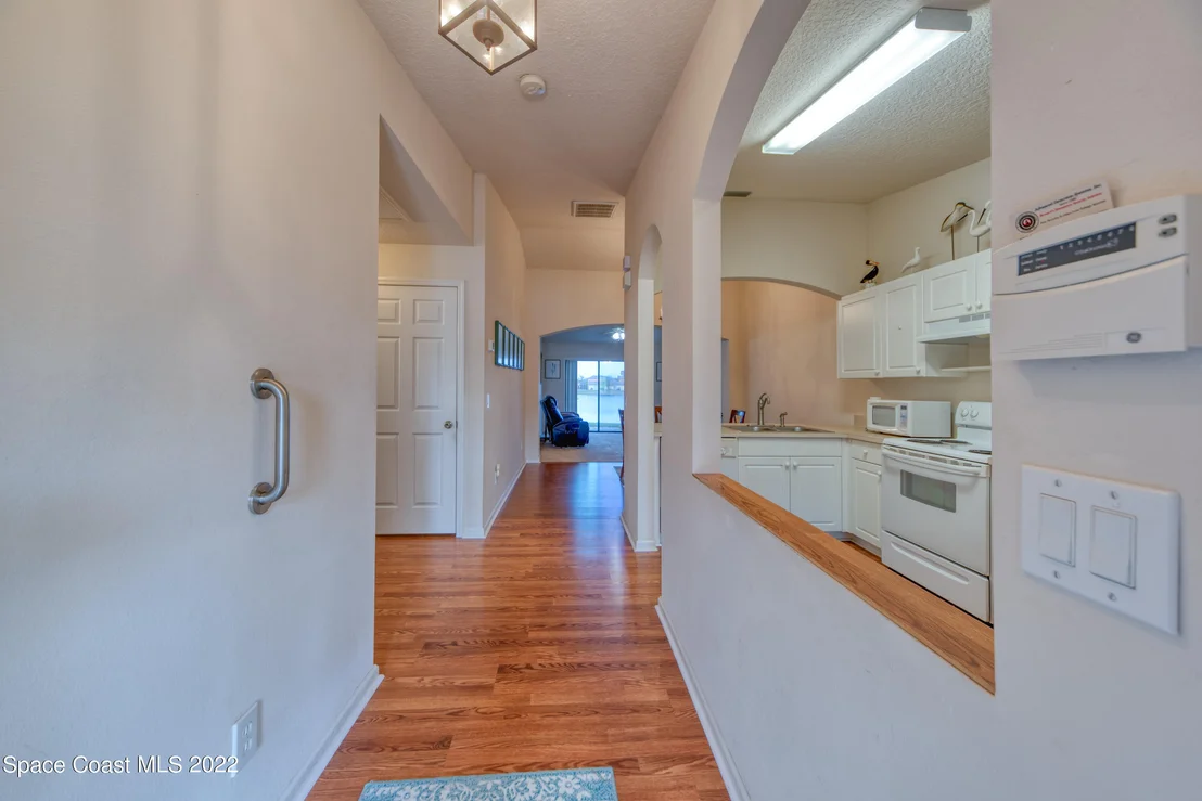 Photo of Unit 103 at 995 Luminary Circle