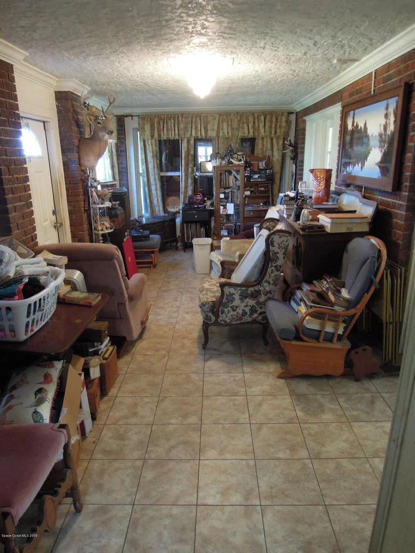 Photo of 1411 Pineapple Avenue