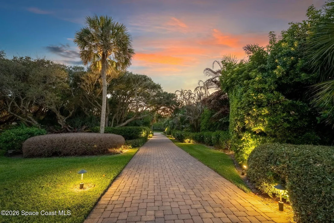 Photo of 680 Ocean Road