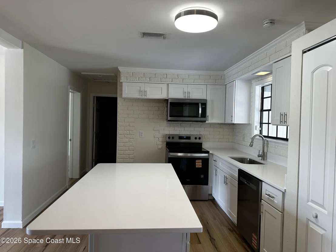 Photo of 6074 Aires Avenue