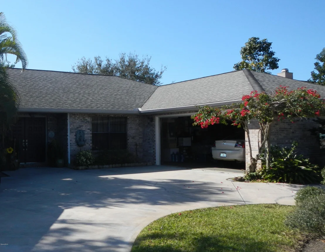Photo of 2560 Lemon Street