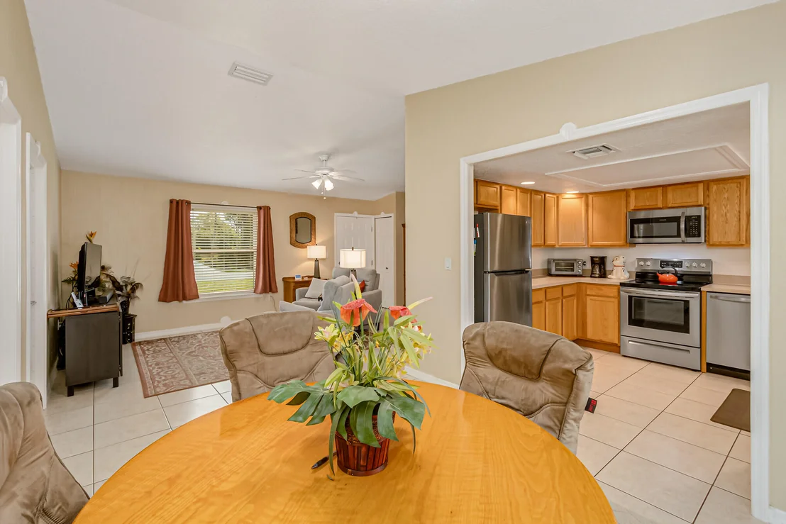 Photo of 1020 Eldron Boulevard SE