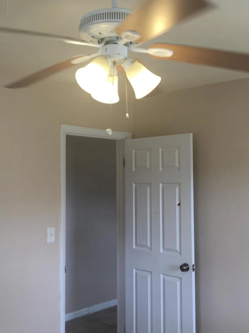 Photo of 1042 Cable Lane NE