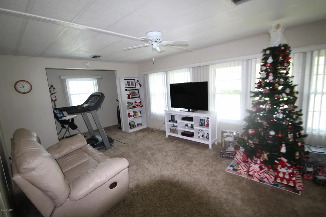 Photo of 553 Ruth Circle