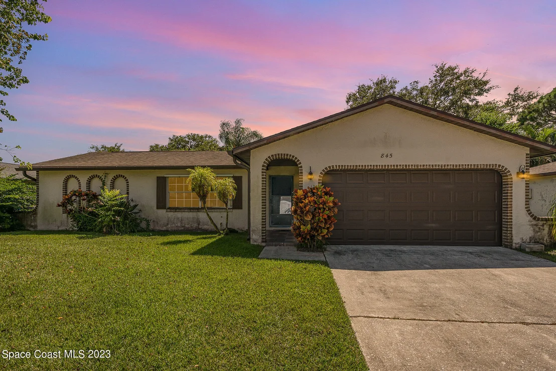 Photo of 845 Westport Drive