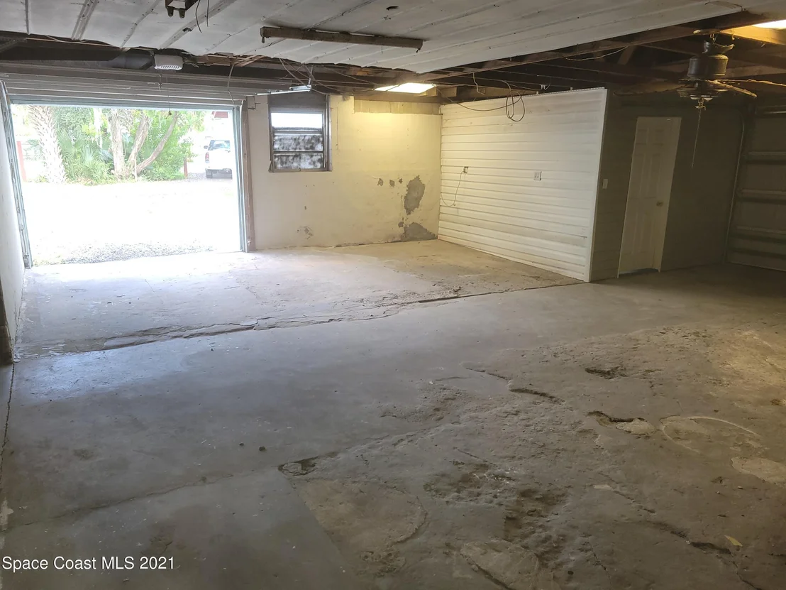 Photo of 651 N Range Road
