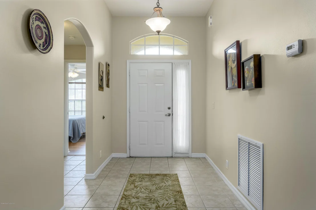 Photo of 804 Tavernier Circle NE