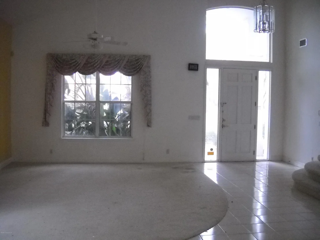 Photo of 775 Glengarry Drive