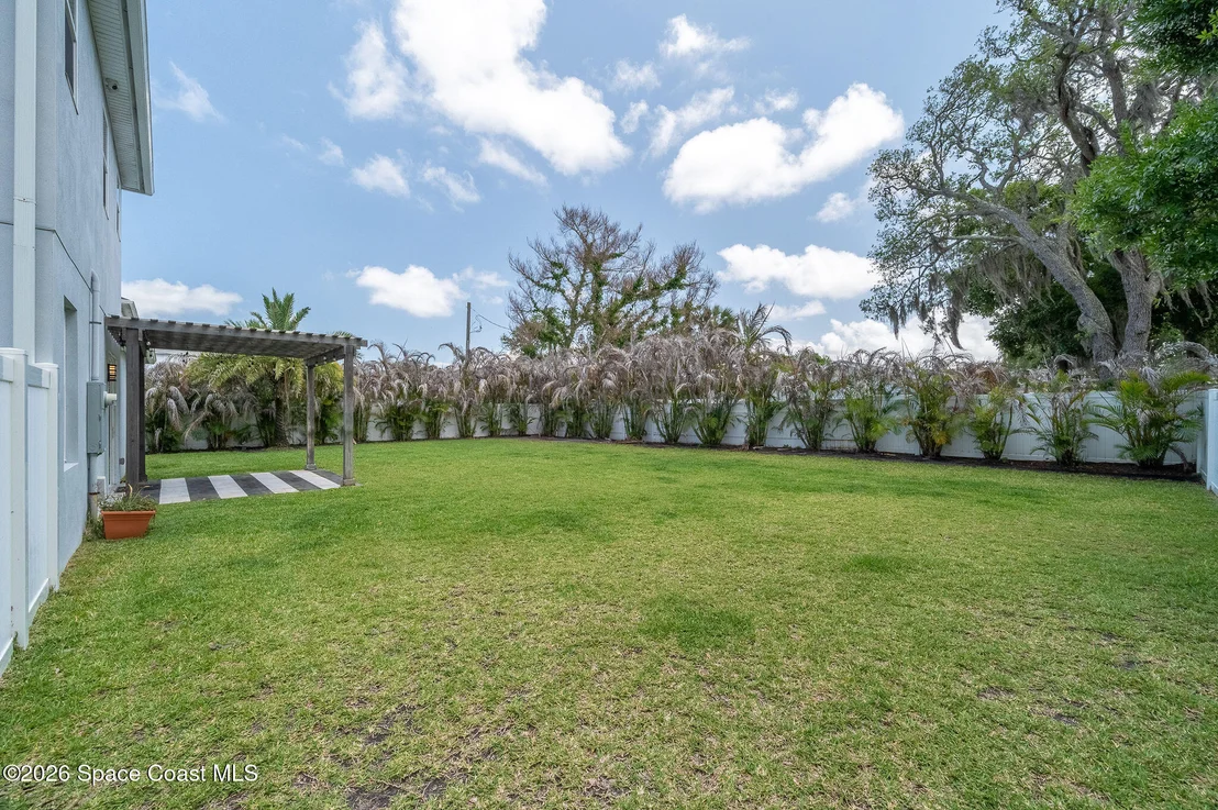 Photo of 2093 Greenway Drive