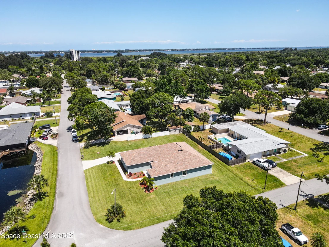 Photo of 335 Pine Boulevard