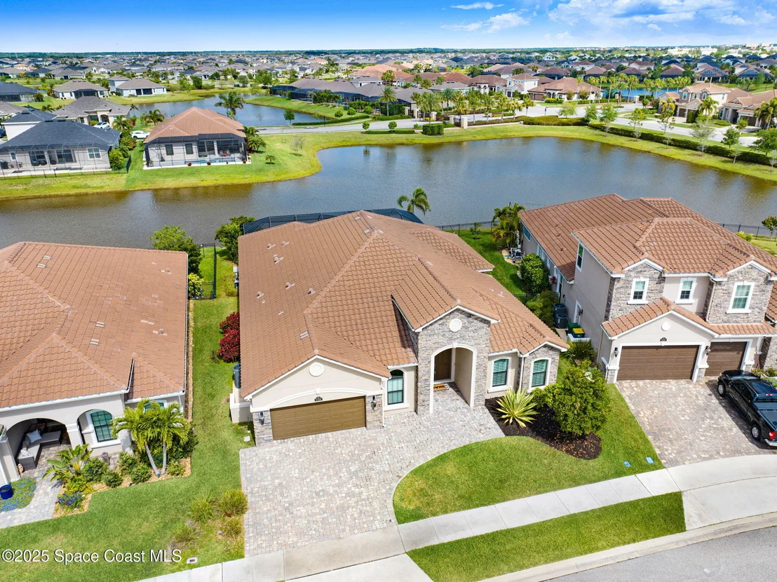 Photo of 8116 Stonecrest Drive
