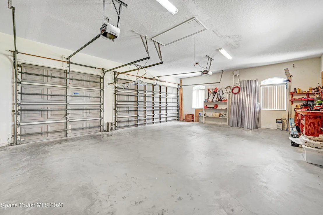 Photo of 2180 Royal Oaks Drive