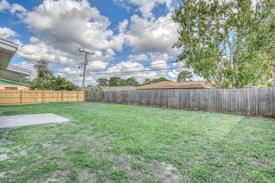 Photo of 984 Beacon Road