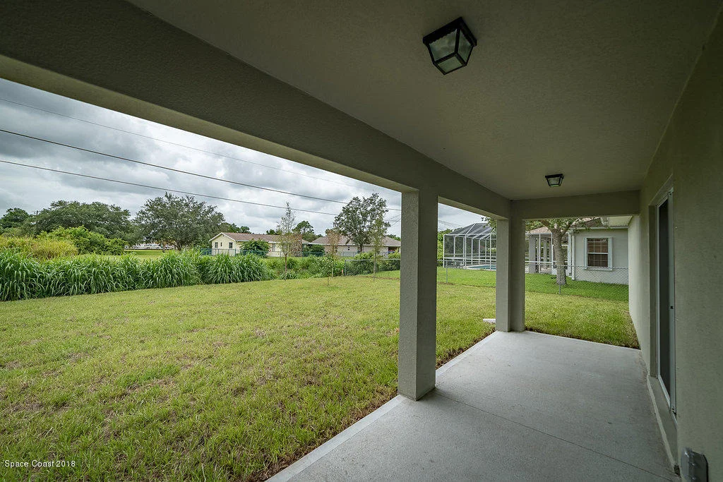 Photo of 1048 Landsdowne Drive