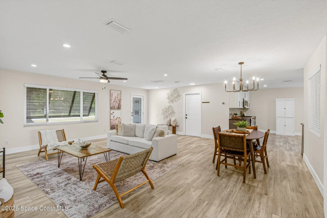 Photo of 3255 Hield Road
