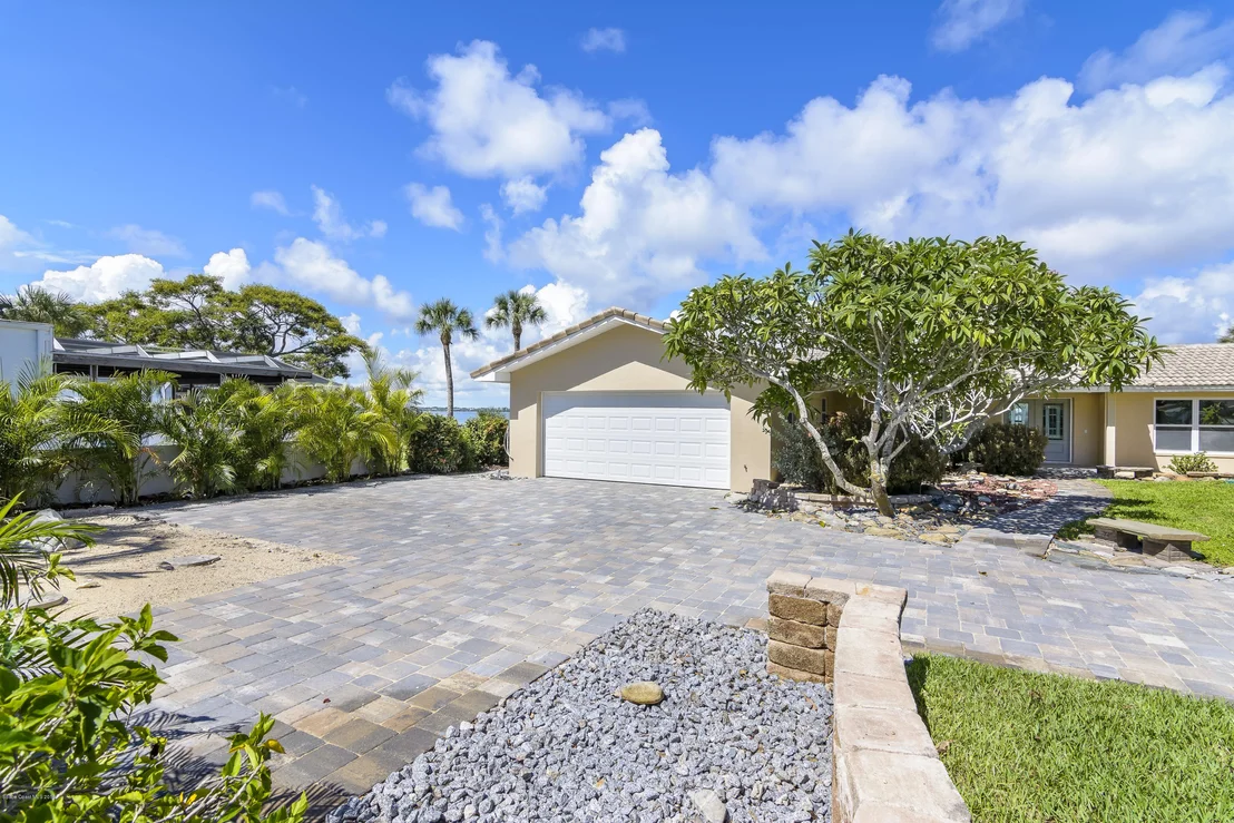 Photo of 309 Sand Pine Road