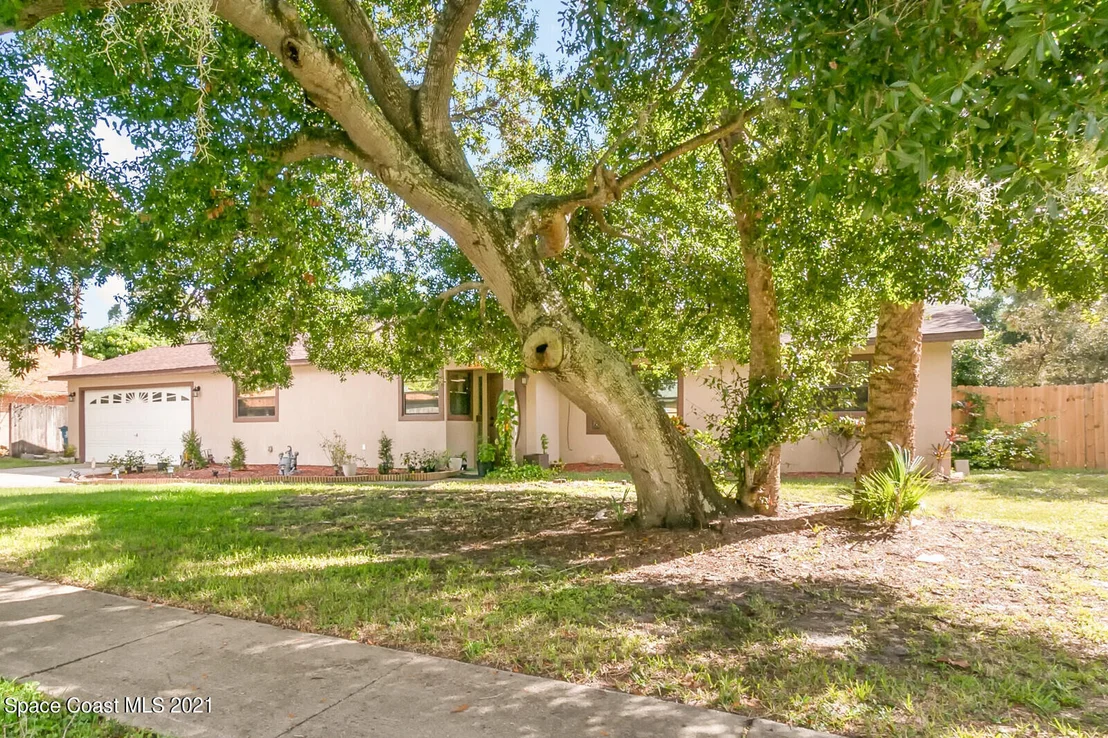 Photo of 2824 School Drive NE